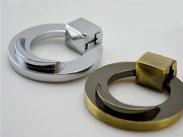 Tirones de bronce antiguos clásicos del anillo del gabinete, manijas retras de los muebles de la aleación del cinc del diámetro de 43m m